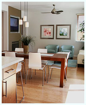 An elegant and beautifully cleaned dining room in a home served by Best Maids, a superb maid service in Chicago and surrounding suburbs.