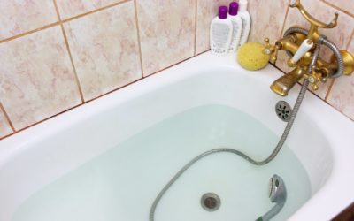 How to Clean an Old Dirty Bathtub