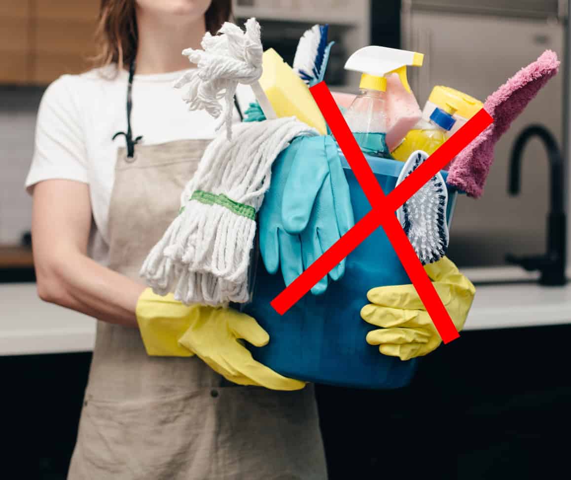 holding-bucket-of-cleaning-supplies